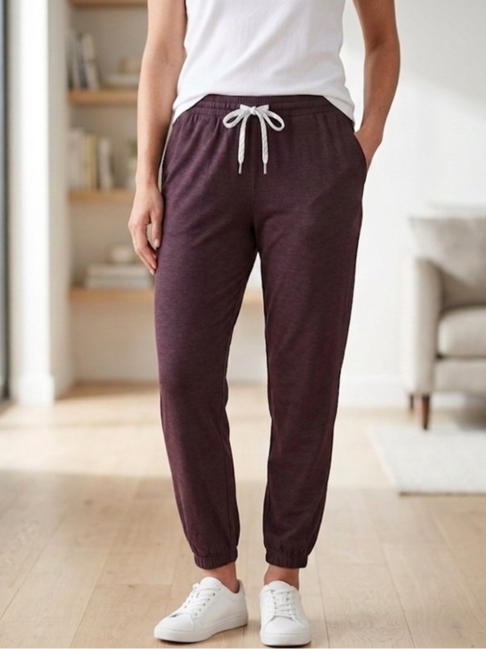 Kirkland Signature Lightweight Brown Joggers Size Medium NWT